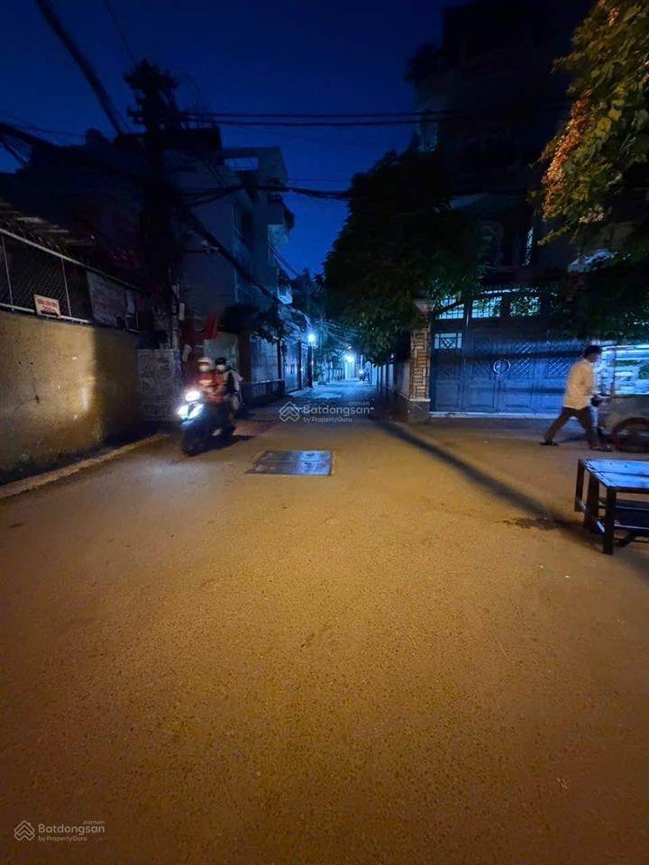 Gấp bán lô góc đất . 60m2  có gpxd 1 trệt .2 lầu 1 sân thượng . hẻm xe tải thông . sổ đẹp .nở hậu