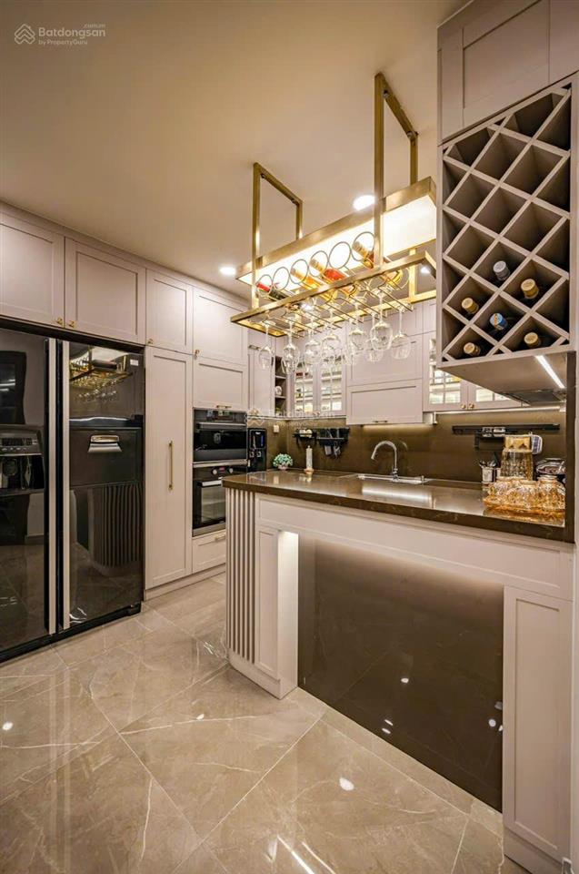 Nhà hxh tặng nội thất cao cấp đường trần phú q5, 17,8 tỷ, 65m2, 3pn, 3wc, pháp lý đầy đủ !
