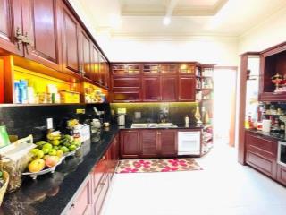 Chính chủ bán biệt thự đẹp, góc 2 mặt tiền kdc hiệp thành 3, trung tâm tp. thủ dầu một  bình dương