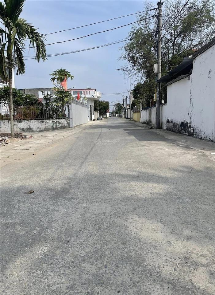Bán gấp lô đất 90m2 ngay mặt trục chính tân xã 2,5tỷ ôtô đỗ cửa tại hoà lạc sát cổng đại học fpt
