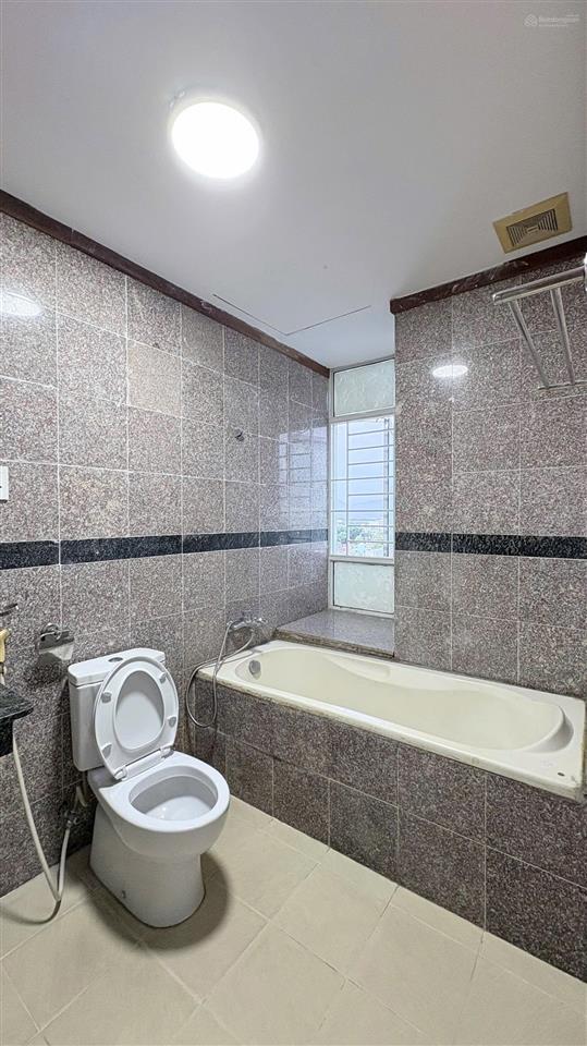 Bán gấp ch trung tâm view hồ phù hợp cho gia đình ở hoặc vận hành cho thuê