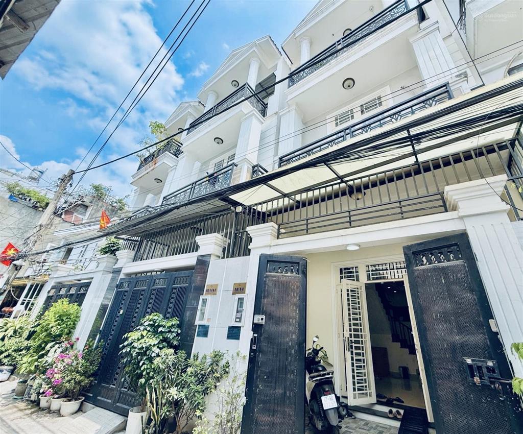 Cơ hội hiếm nhà dtsd 156m2 sát phạm văn đồng, hbc  3 tầng sát giganall, giá nhỉnh 7 tỷ tl