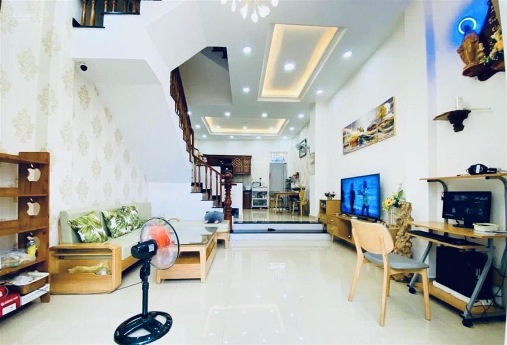 Cơ hội hiếm nhà dtsd 156m2 sát phạm văn đồng, hbc  3 tầng sát giganall, giá nhỉnh 7 tỷ tl
