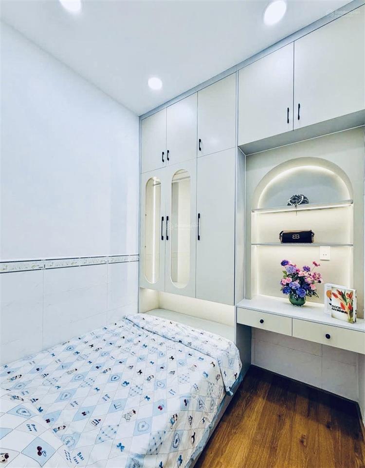 Vị trí vàng nhỉnh 3 tỷ tặng full nội gần vincom quang trung gò vấp, liền kế hẻm xe hơi