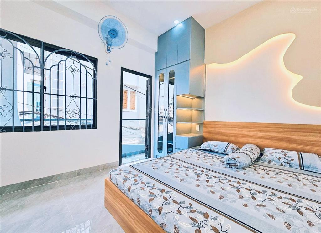 Nhỉnh 3 tỷ nhà mới 2 mặt tiền  hẻm xe hơi, tặng full nội thất đường bùi quang là  gò vấp