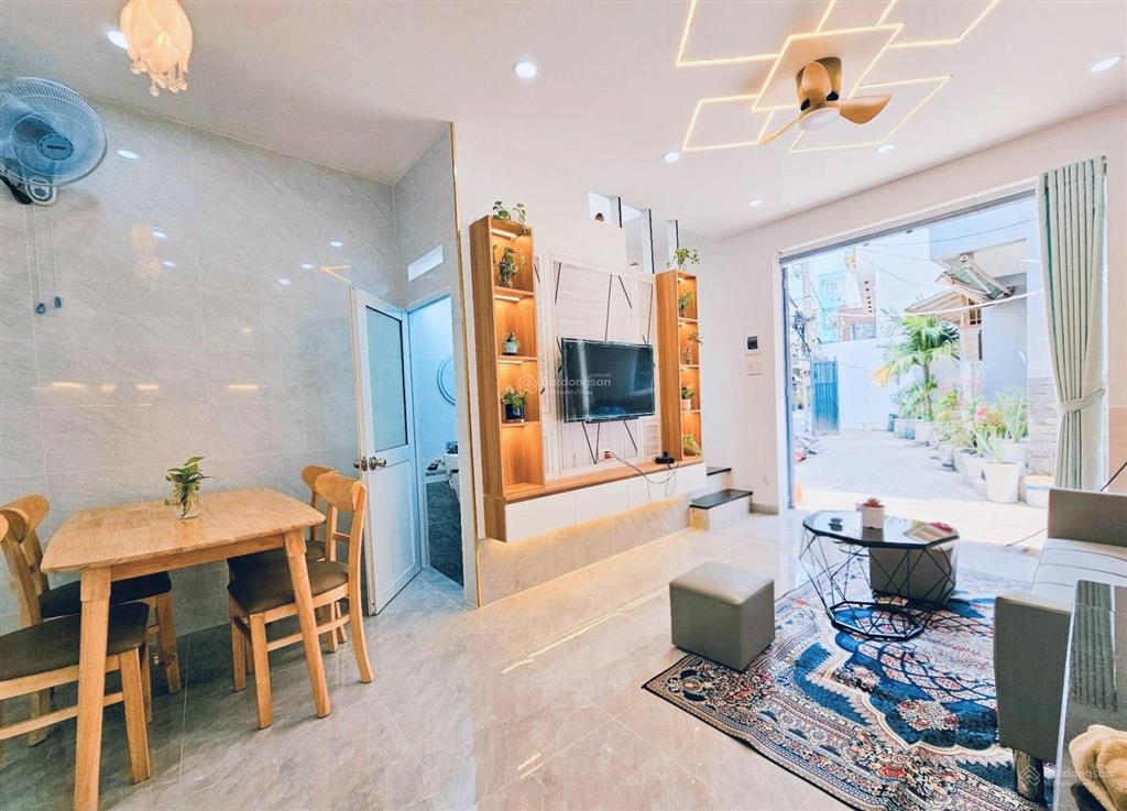 Nhỉnh 3 tỷ nhà mới 2 mặt tiền  hẻm xe hơi, tặng full nội thất đường bùi quang là  gò vấp
