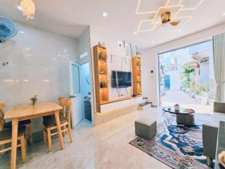 Nhỉnh 3 tỷ nhà mới 2 mặt tiền  hẻm xe hơi, tặng full nội thất đường bùi quang là  gò vấp