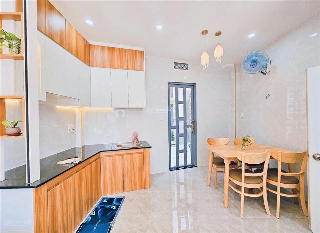 Nhỉnh 3 tỷ nhà mới 2 mặt tiền  hẻm xe hơi, tặng full nội thất đường bùi quang là  gò vấp