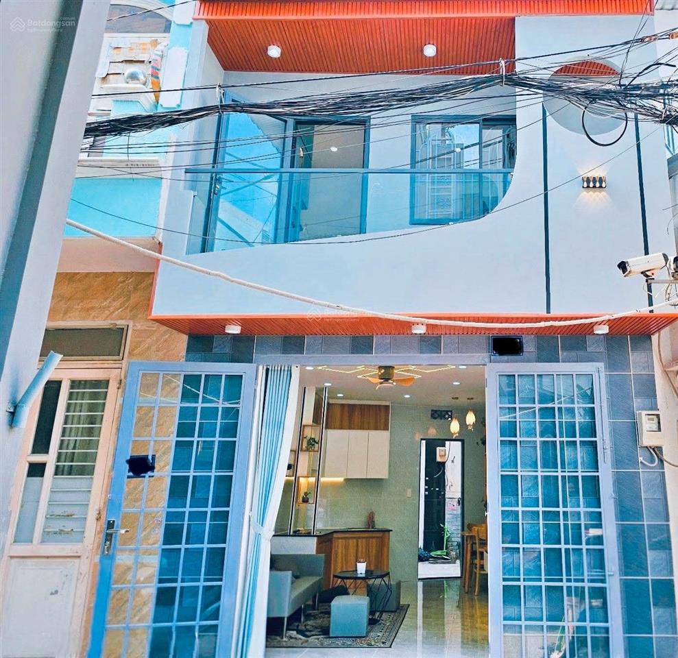 Nhỉnh 3 tỷ nhà mới 2 mặt tiền  hẻm xe hơi, tặng full nội thất đường bùi quang là  gò vấp