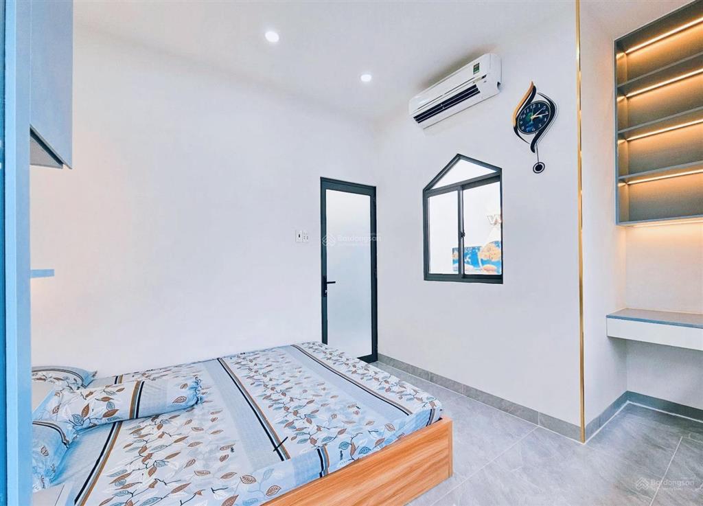 Nhỉnh 3 tỷ nhà mới 2 mặt tiền  hẻm xe hơi, tặng full nội thất đường bùi quang là  gò vấp