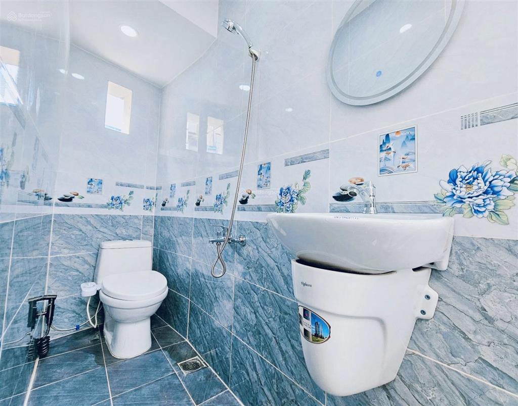 Nhỉnh 3 tỷ nhà mới 2 mặt tiền  hẻm xe hơi, tặng full nội thất đường bùi quang là  gò vấp