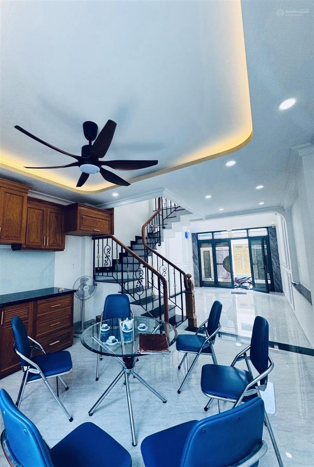 Nhỉnh 8 tỷ dt 51m xe hơi ngủ trong nhà 5 tầng hiệp bình  thủ đức