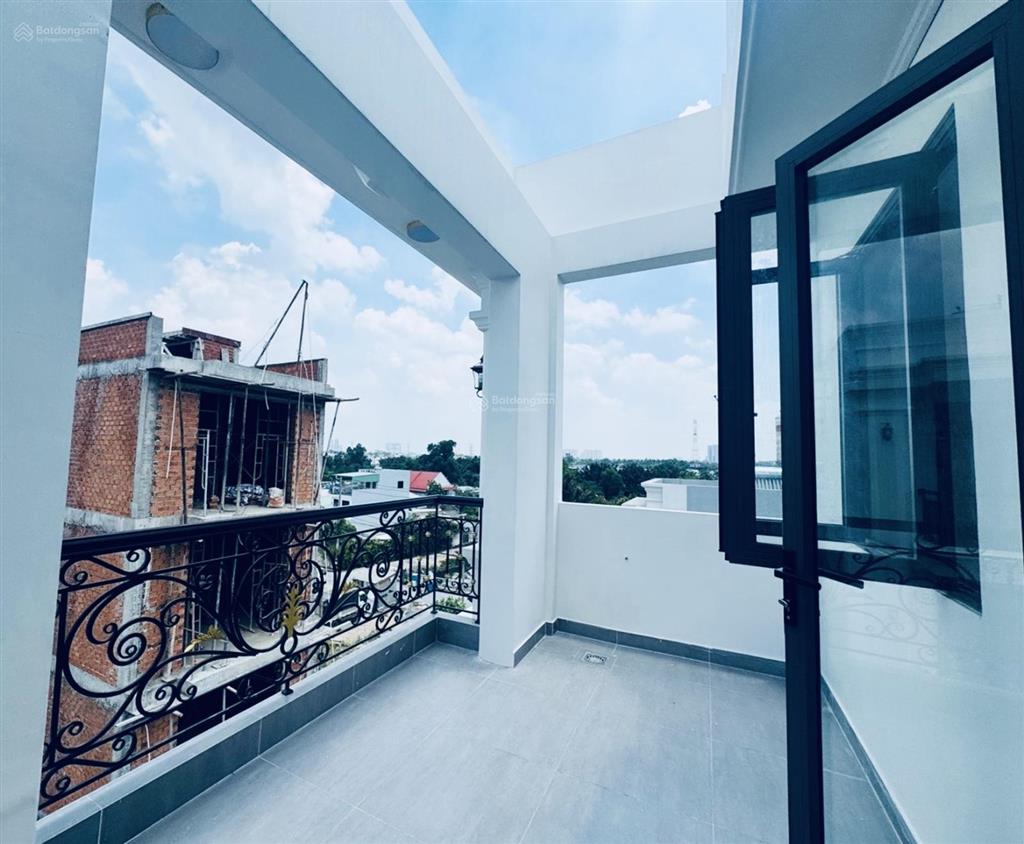 Nhỉnh 8 tỷ dt 51m xe hơi ngủ trong nhà 5 tầng hiệp bình  thủ đức