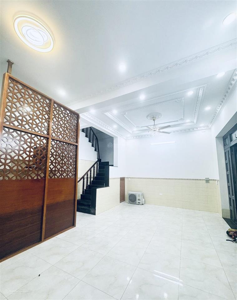 Giảm sốc 500tr còn 9 tỷ xe hơi, ngang 8m  2 mặt tiền gần chợ hiệp bình  thủ đức