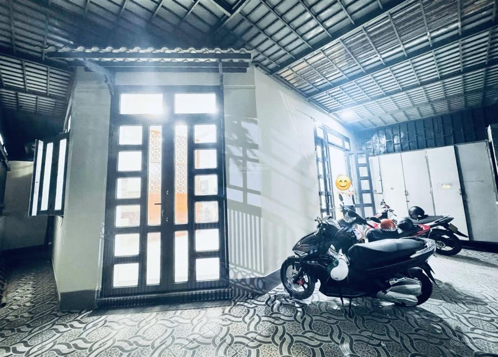 Giảm sốc 500tr còn 9 tỷ xe hơi, ngang 8m  2 mặt tiền gần chợ hiệp bình  thủ đức