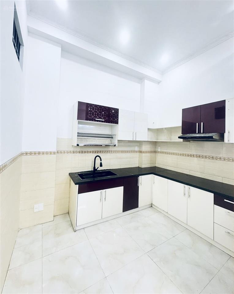 Giảm sốc 500tr còn 9 tỷ xe hơi, ngang 8m  2 mặt tiền gần chợ hiệp bình  thủ đức