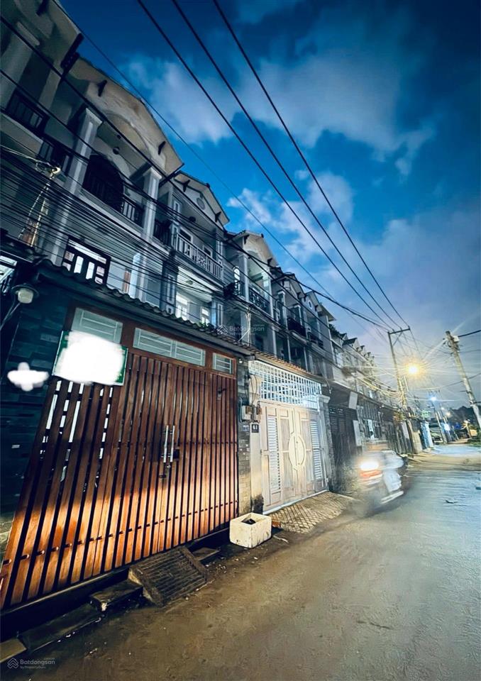 Giảm sốc 500tr còn 9 tỷ xe hơi, ngang 8m  2 mặt tiền gần chợ hiệp bình  thủ đức