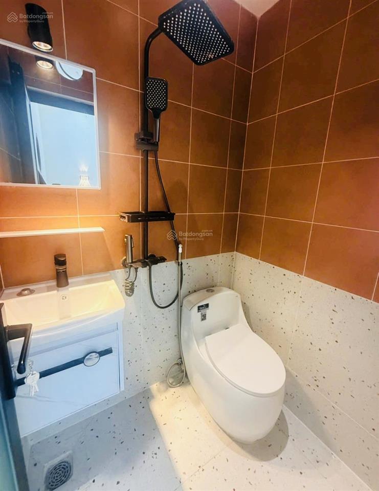 Nhỉnh 4 tỷ hẻm xe hơi, 3 tầng nhà mới xây gần siêu thị emart phạm văn chiêu  gò vấp