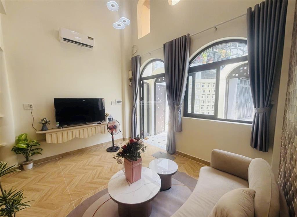 Nhỉnh 4 tỷ hẻm xe hơi, 3 tầng nhà mới xây gần siêu thị emart phạm văn chiêu  gò vấp
