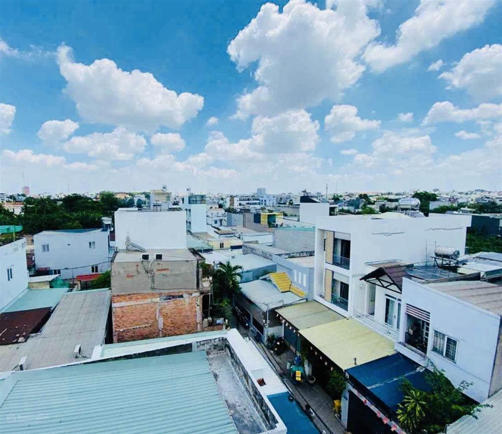 Nhỉnh 8 tỷ tl  5 tầng hẻm ô tô thông, dt 75m đinh phong phú  quận 9