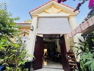 Biệt thự chỉ 8 tỷ tl, dt 106m ngang 6m hẻm xe hơi thông ngay tp. thủ đức