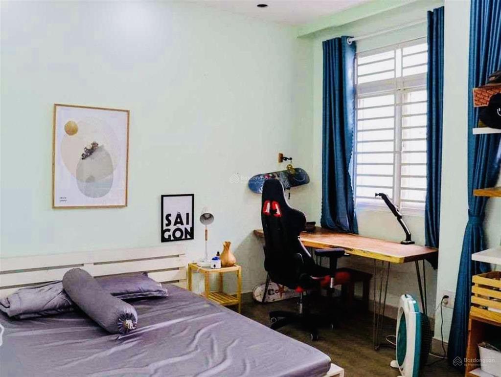 Nhỉnh 7 tỷ hẻm xe hơi 4 tầng  4pn, 4wc gần chợ hiệp bình tp. thủ đức