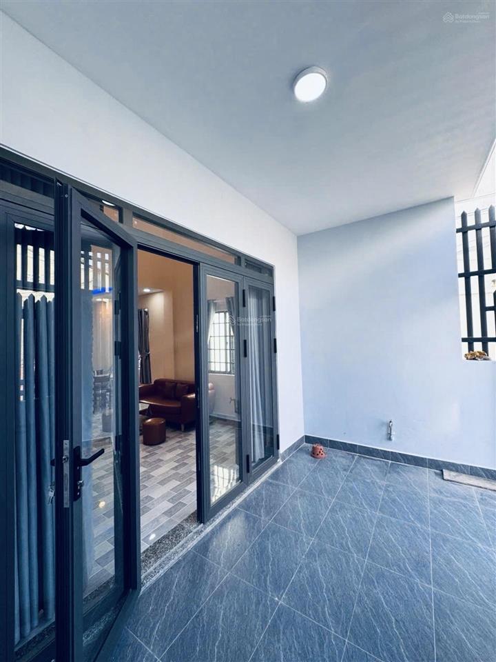 Nhỉnh 5 tỷ căn góc, hẻm xe hơi diện tích 60m gần chợ thủ đức