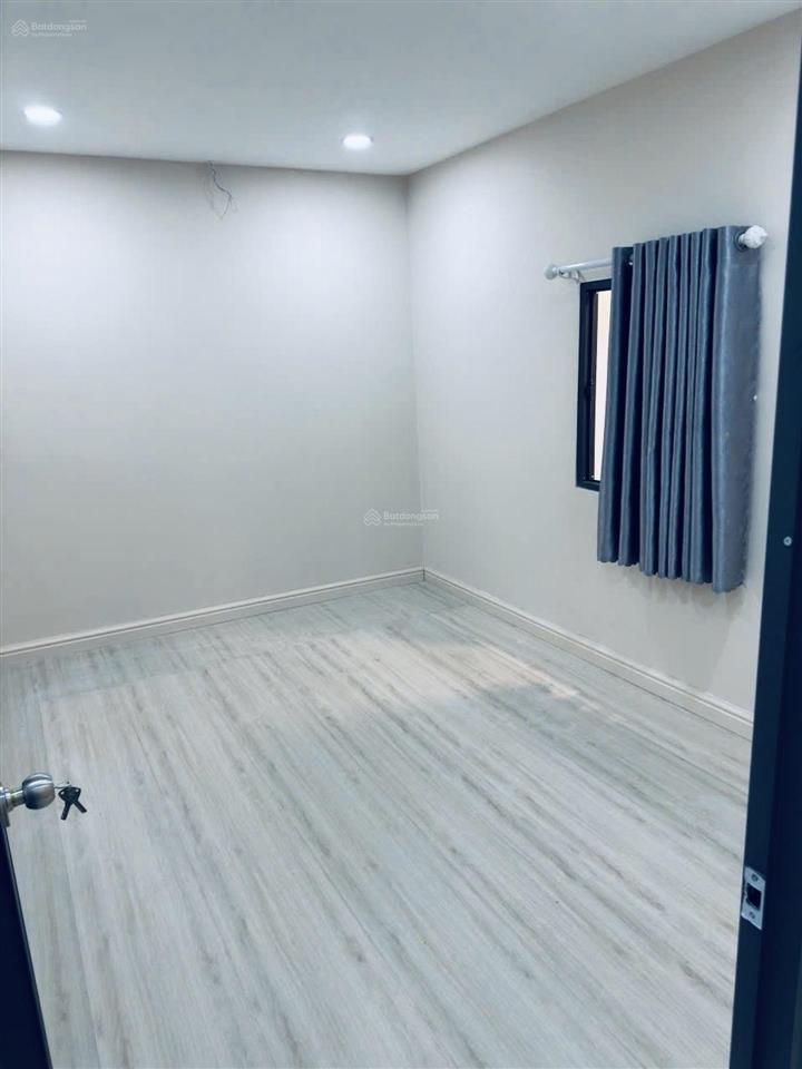 Nhỉnh 5 tỷ căn góc, hẻm xe hơi diện tích 60m gần chợ thủ đức