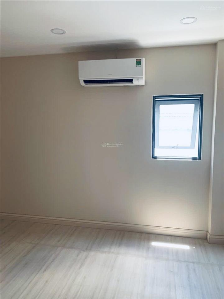 Nhỉnh 5 tỷ căn góc, hẻm xe hơi diện tích 60m gần chợ thủ đức