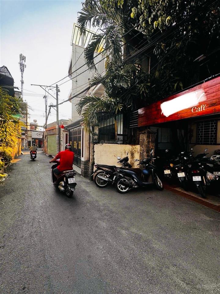 Nhỉnh 5 tỷ căn góc, hẻm xe hơi diện tích 60m gần chợ thủ đức