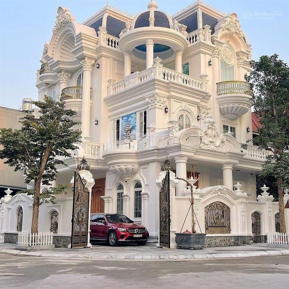Bán dinh thự đẳng cấp mt phú mỹ hưng quận 7  5 tầng  dt ngang lớn 22m  giá bán 200 tỷ tl