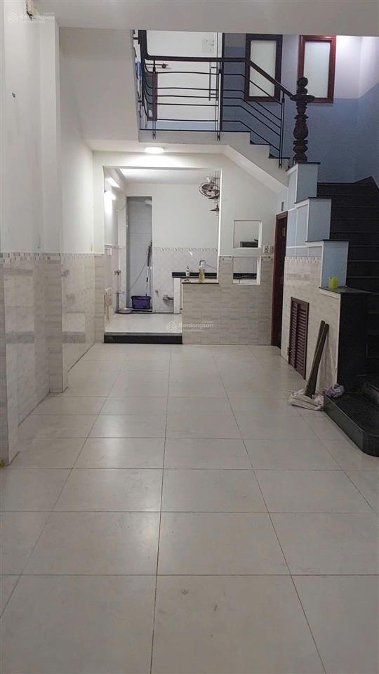 Giá tốtbán nhà nở hậu, hẻm hồng lạc, p.11, tân bìnhnhà kiên cố, phù hợp an cư.