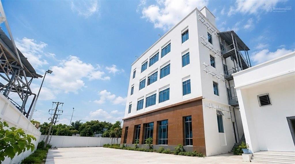 Nhà mặt tiền đường độc lập, kcn sóng thần, dĩ an  2000m2 ngang 24x85m  đang cho thuê 200tr/tháng