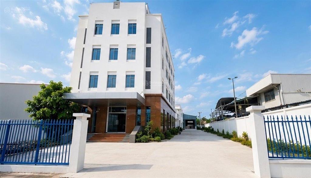 Nhà mặt tiền đường độc lập, kcn sóng thần, dĩ an  2000m2 ngang 24x85m  đang cho thuê 200tr/tháng