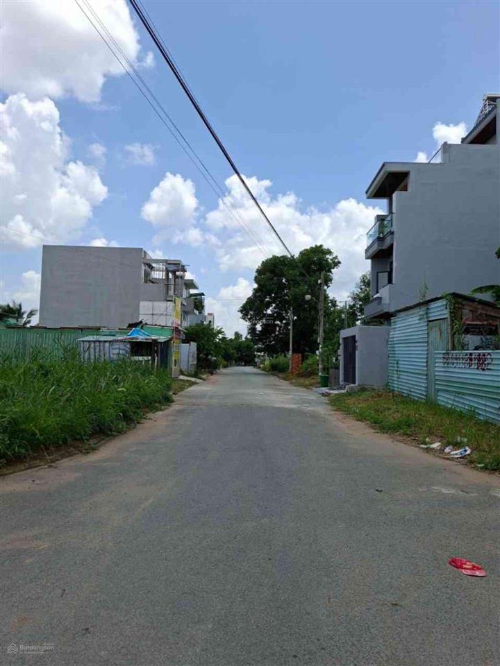 Bán đất trong kdc cầu kinh đường bưng ông thoàn  4021m2 chỉ nhỉnh 13tr/m2  đường 8m có lề đường