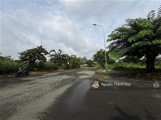 Bán đất khu biệt thự ngay vòng xoay liên phường  kế khu verosa park  580m2 ngang 16m  25 tỷ tl