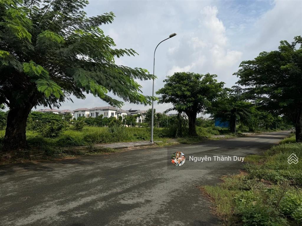 Bán đất khu biệt thự ngay vòng xoay liên phường  kế khu verosa park  580m2 ngang 16m  25 tỷ tl