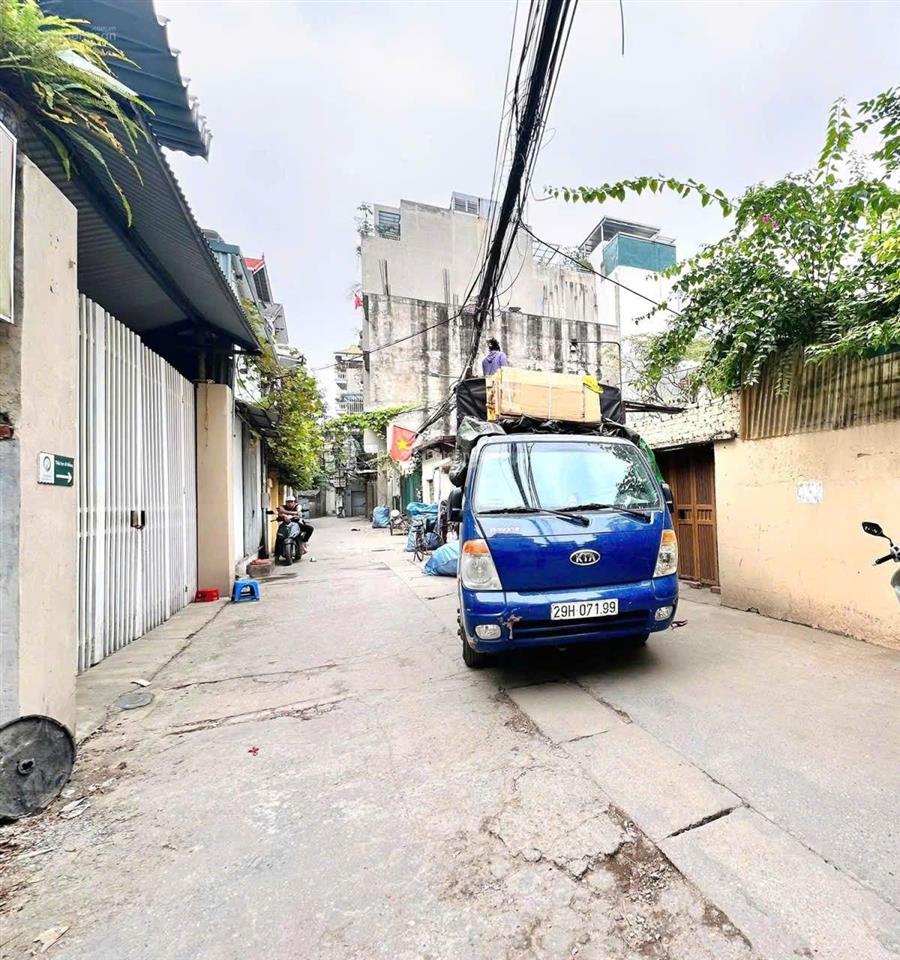 Bán nhà ngõ 279 đội cấn  hơn 30 tỷ  dt 110m  ô tô tránh dừng đỗ, kinh doanh