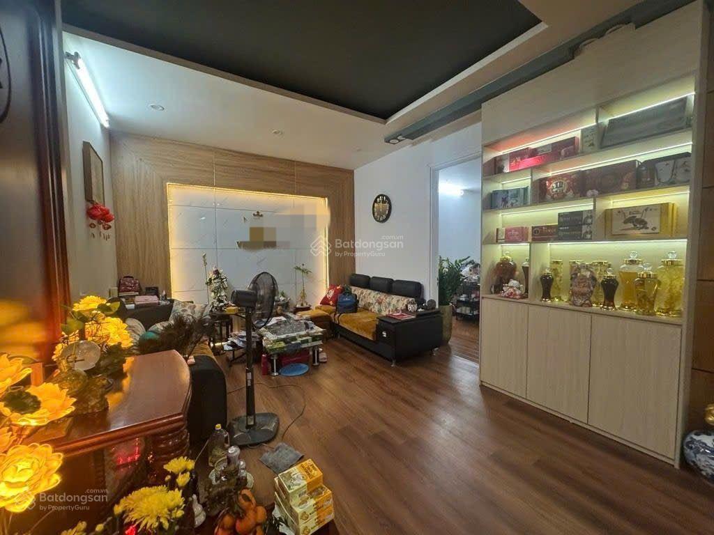 Bán nhà nguyễn chí thanh  hơn 30 tỷ  dt 70m, mặt tiền 6m, kinh doanh, vỉa hè, ô tô tránh