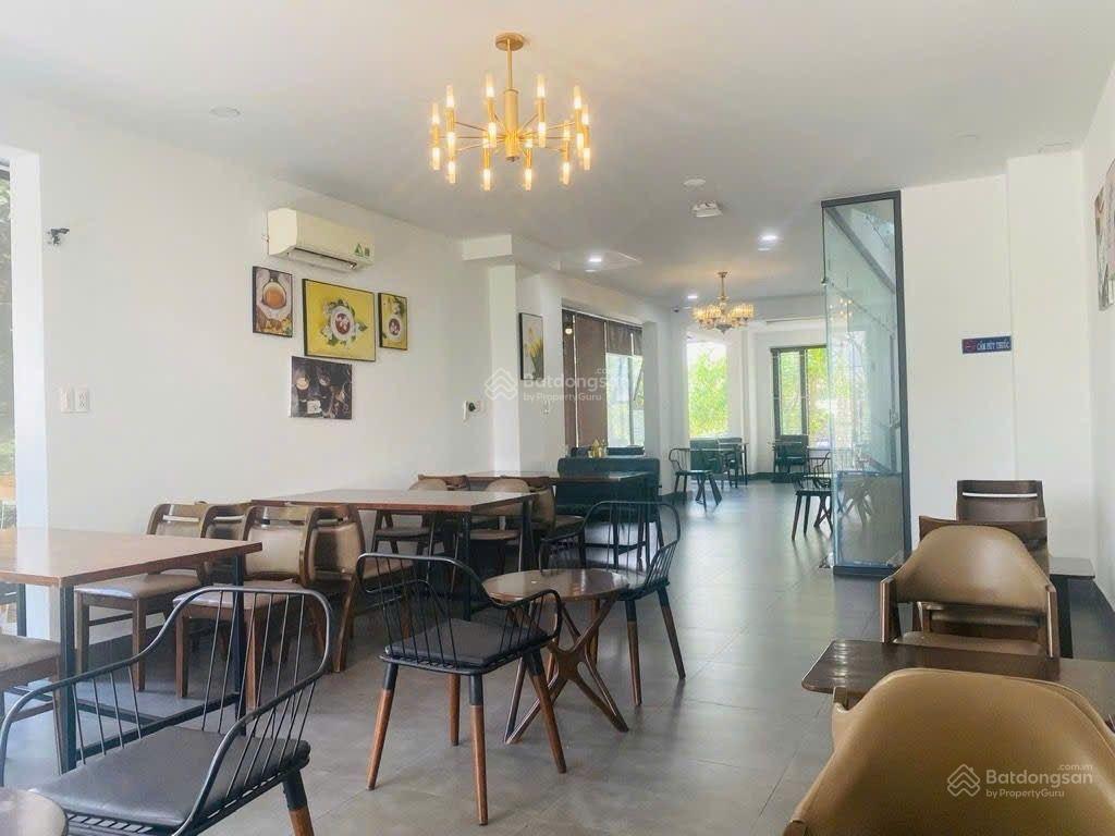 Bình đông  quận 8, nhà 140.2m2 lô góc mặt tiền kinh doanh, vừa ở vừa có dòng tiền. giá 17,3 tỷ