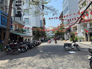 Quận 3  giá 18.9 tỷ  7x15m, 4 tầng, hẻm xe hơi 12m đường cmt8  đối diện công viên lê thị riêng