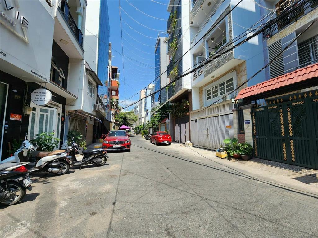 Quận 3  giá 18.9 tỷ  7x15m, 4 tầng, hẻm xe hơi 12m đường cmt8  đối diện công viên lê thị riêng