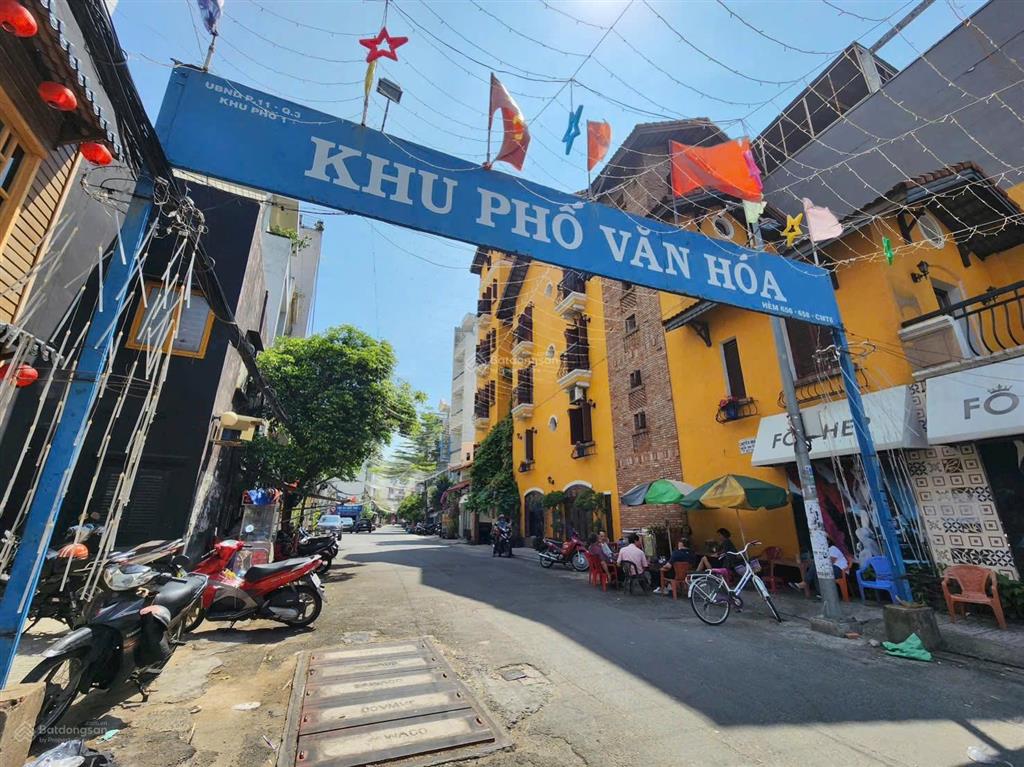 Quận 3  giá 18.9 tỷ  7x15m, 4 tầng, hẻm xe hơi 12m đường cmt8  đối diện công viên lê thị riêng