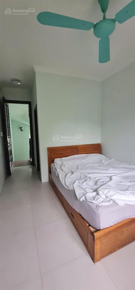 Cho thuê nhà riêng 4 tầng trong khuôn viên biệt thự, 3 phòng ngủ, 2 vệ sinh, bếp + khách.
