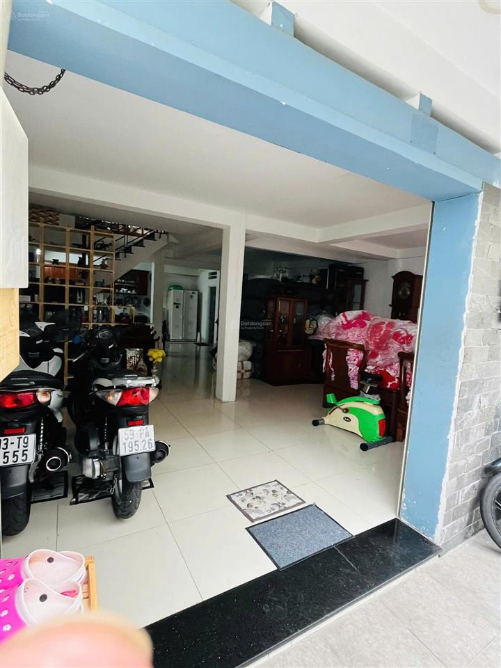 Nhà 2 mặt tiền hẻm xe hơi tân bình, ở ngay !