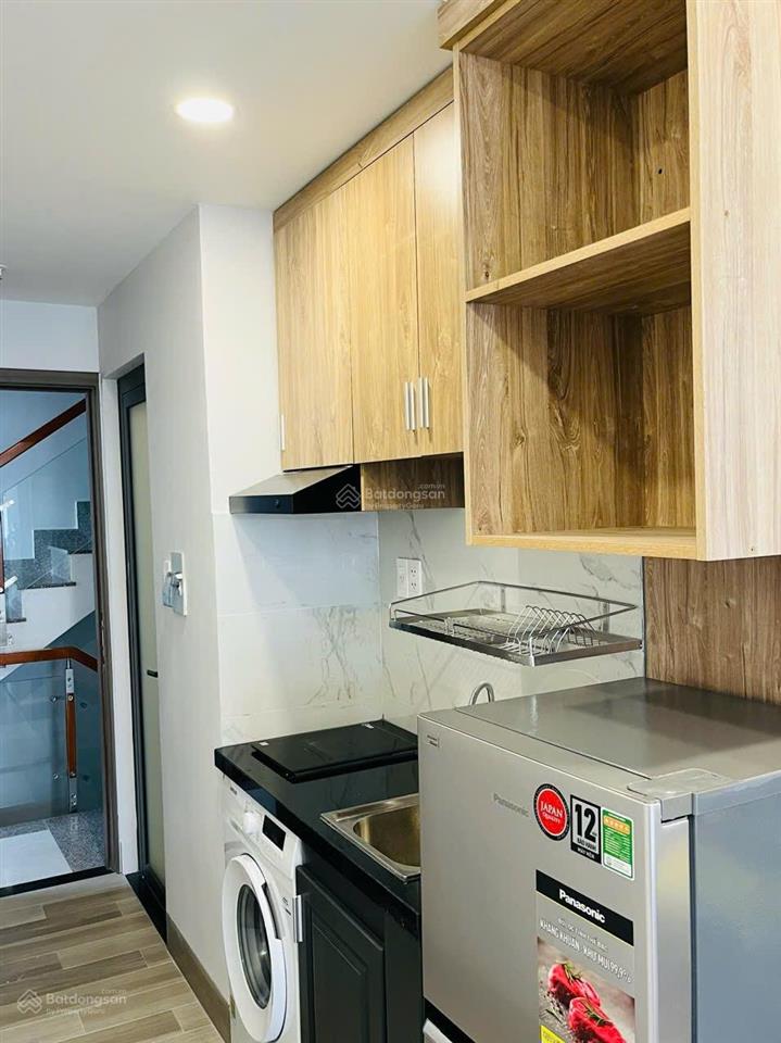 Trống lại studio có ban công full nội thất cách cầu kinh chỉ 500m  gần ngã 4 hàng xanh