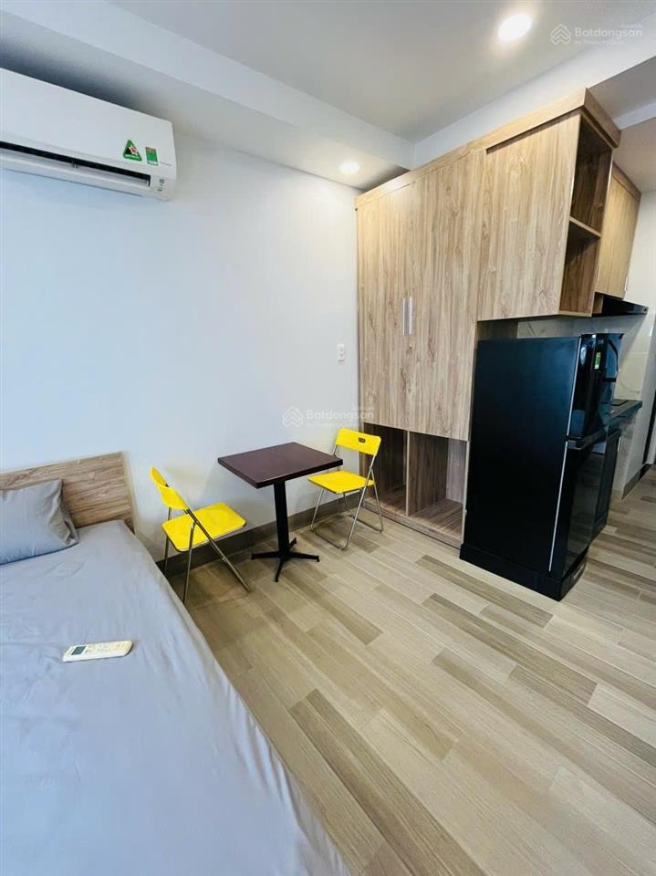 Trống lại studio có ban công full nội thất cách cầu kinh chỉ 500m  gần ngã 4 hàng xanh