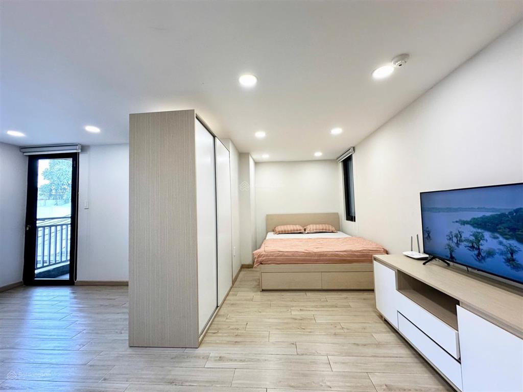 Căn hộ 1 phòng ngủ có ban công gần chợ bà chiểu, có máy giặt riêng