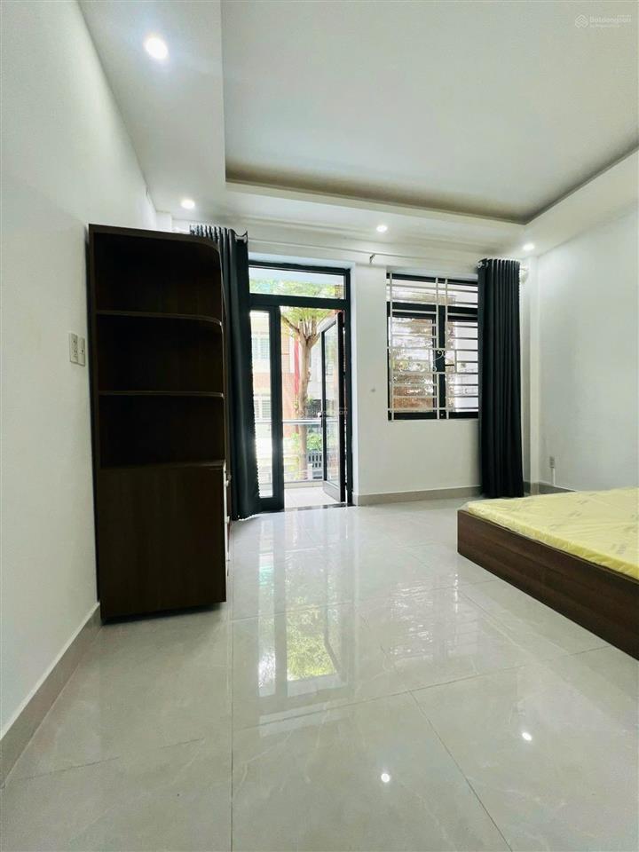 Cho thuê căn hộ có ban công đường đặng thùy trâm gần đại học văn lang cơ sở 3