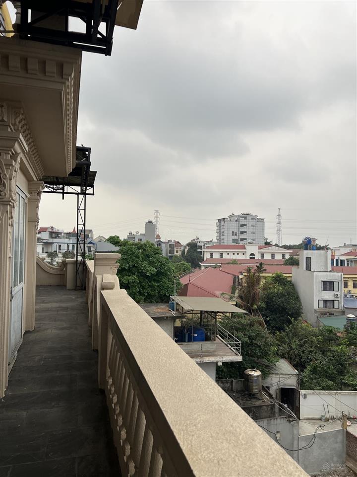 Mời thuê nhà biệt thự sân vườn, vị trí trung tâm sầ uất phường chương mỹ